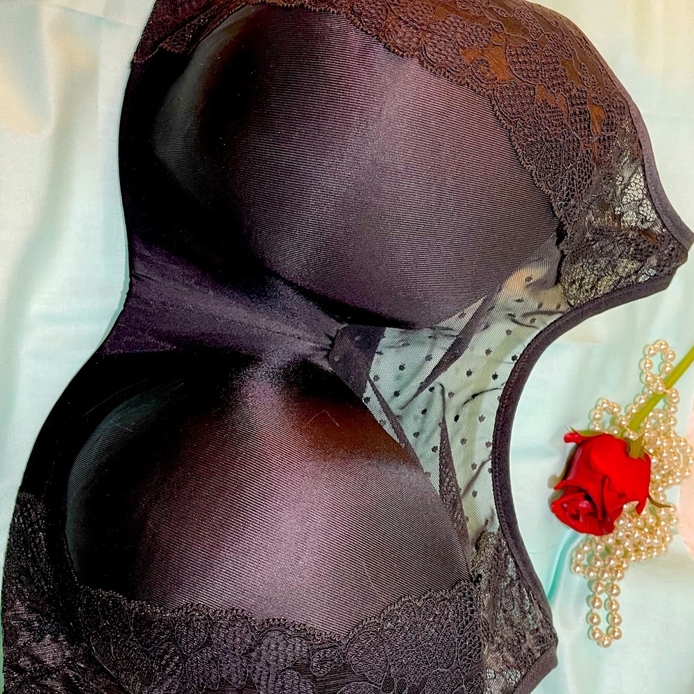 Cacique lightly lined balconette bra size 46DD.